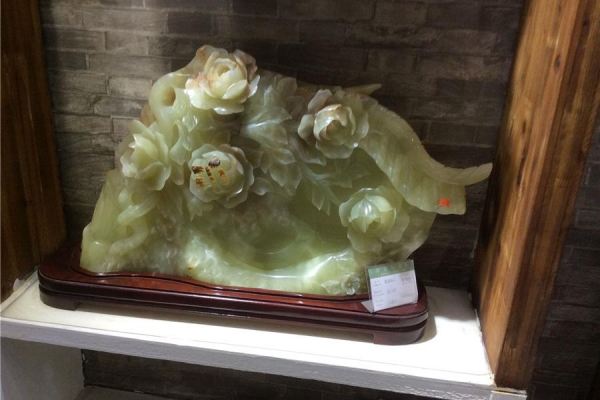 Jade carving craftsmanship